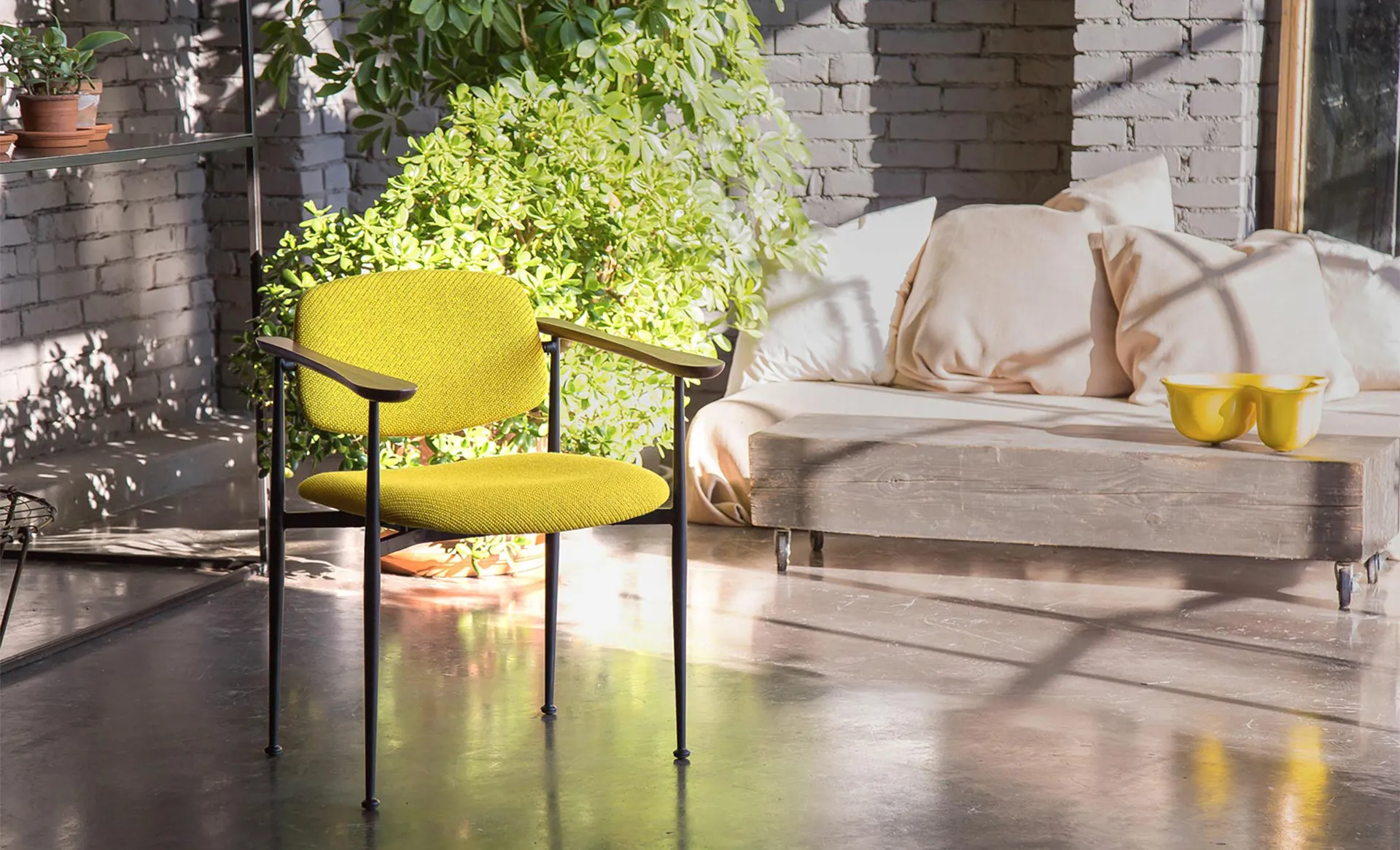 Floyd chair in fabric with armrests
